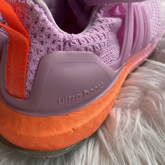 ❄️ADIDAS Ultraboost 5.0 DNA J Women’s 6 - Picture 8 of 16